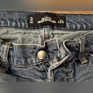 !! LEAVING SOON !! Hollister Vintage Low Rise Boyfriend Jeans